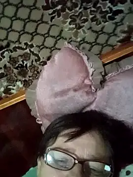 Snapshot of MilaCold5443 chatting on 3, 4, 2026 MilaCold5443 online show from 3, 4, 2026