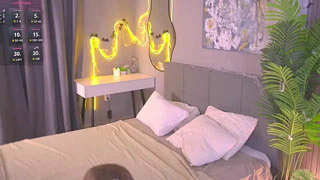 lorapalmerry online show from 1, 11, 2025