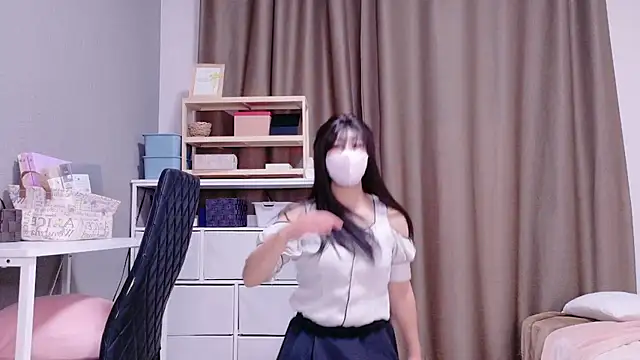 Snapshot of YuKa-zaurusu chatting on 15, 11, 2025 YuKa-zaurusu online show from 15, 11, 2025