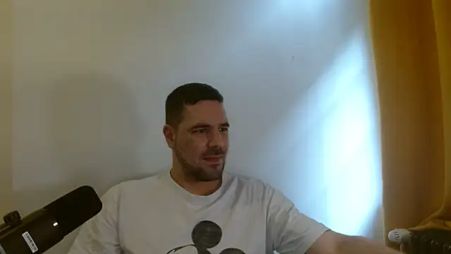 Snapshot of chibrax918 chatting on 18, 12, 2025 chibrax918 online show from 18, 12, 2025