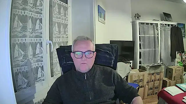 Snapshot of macdut67 chatting on 1, 3, 2026 macdut67 online show from 1, 3, 2026