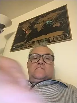 Snapshot of macdut67 chatting on 3, 4, 2026 macdut67 online show from 3, 4, 2026