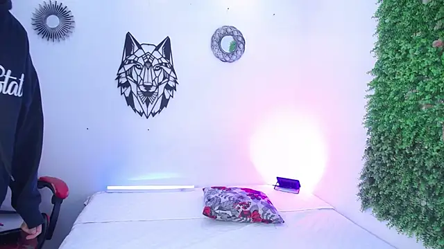 Snapshot of Emo_Boy_ chatting on 4, 12, 2025 Emo Boy online show from 4, 12, 2025