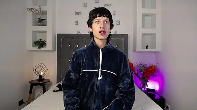 Snapshot of Emo_Boy_ chatting on 5, 12, 2025 Emo Boy online show from 5, 12, 2025