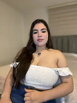 Isabella LaRue online show from 15, 4, 2026