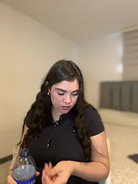 Isabella LaRue online show from 25, 4, 2026