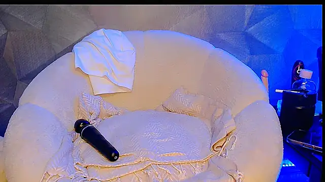 Horny beautyyy online show from 17, 11, 2025