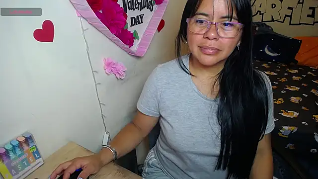 Snapshot of Miss__kendra_ chatting on 13, 5, 2026 Miss kendra online show from 13, 5, 2026