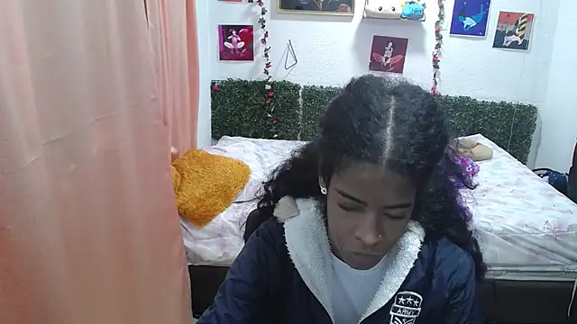 Snapshot of thianahorny chatting on 19, 6, 2026 thianahorny online show from 19, 6, 2026