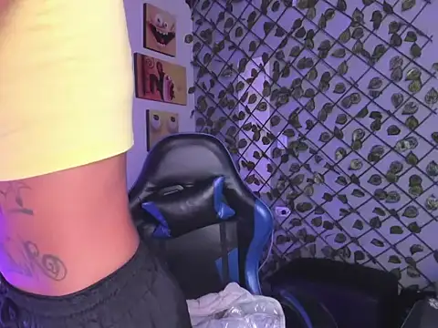 KarlaSlutSkinny   online show from 18, 3, 2026