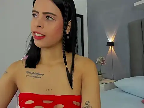 laura maite  online show from 26, 11, 2025