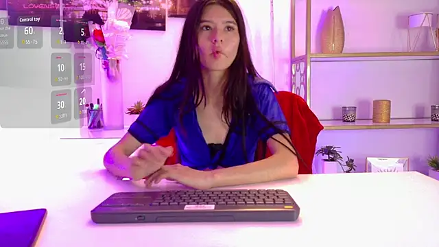 Snapshot of SweetRenata_ chatting on 11, 5, 2026 SweetRenata online show from 11, 5, 2026