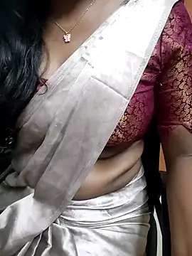 Snapshot of Tamilmallu-duskygirl03 chatting on 28, 5, 2026 Tamilmallu-duskygirl03 online show from 28, 5, 2026