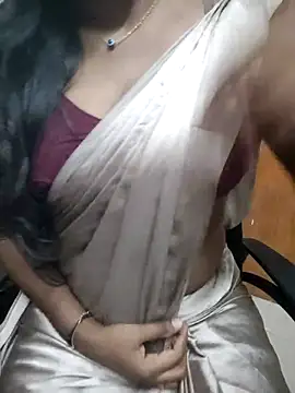 Snapshot of Tamilmallu-duskygirl03 chatting on 3, 7, 2026 Tamilmallu-duskygirl03 online show from 3, 7, 2026