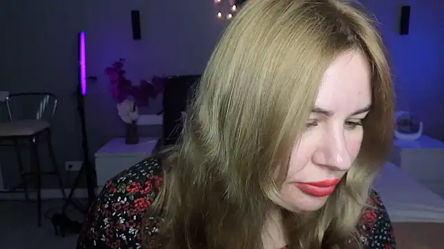 Snapshot of Passion-Blondy chatting on 7, 5, 2026 Passion-Blondy online show from 7, 5, 2026