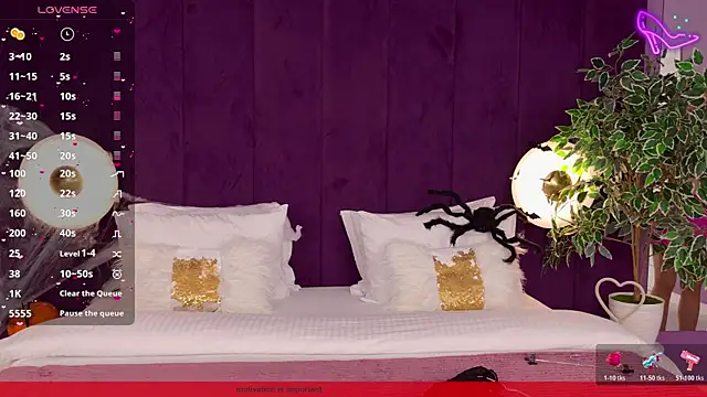 ClaireMathis online show from 25, 10, 2025