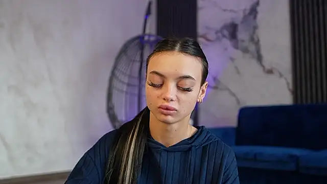 RachelRavee online show from 16, 3, 2026