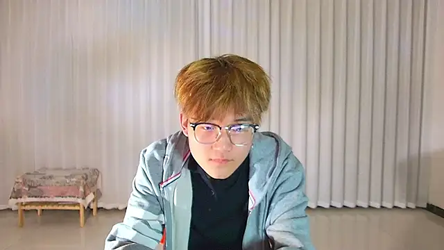 Snapshot of KK-cuteboy chatting on 9, 4, 2026 KK-cuteboy online show from 9, 4, 2026