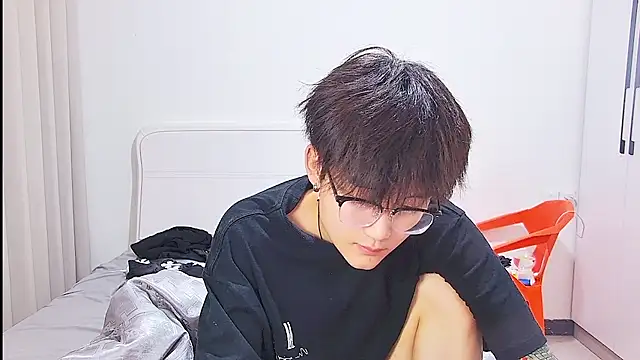 KK-cuteboy online show from 25, 6, 2026