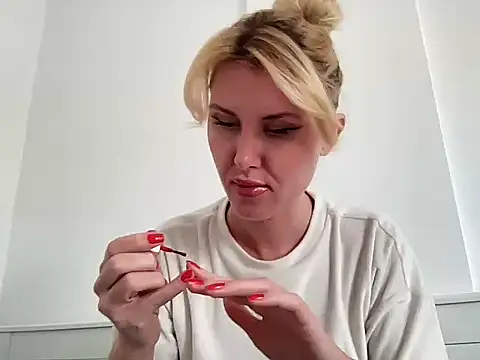 Ilymaris online show from 25, 2, 2026