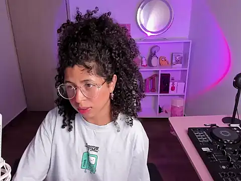 Snapshot of BunnyBellPrincess chatting on 11, 10, 2025 BunnyBellPrincess online show from 11, 10, 2025