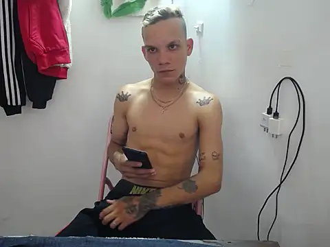 Snapshot of johan_sex_hot chatting on 8, 10, 2025 johan sex hot online show from 8, 10, 2025