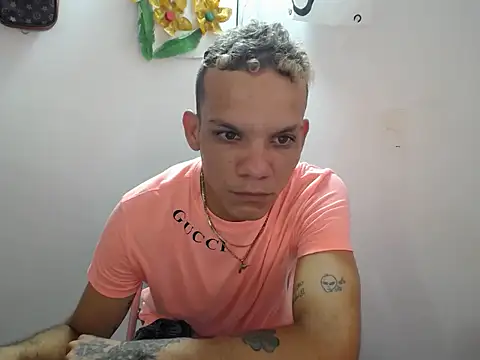 Snapshot of johan_sex_hot chatting on 12, 10, 2025 johan sex hot online show from 12, 10, 2025