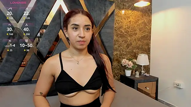 Vittoria Conti  online show from 8, 4, 2026