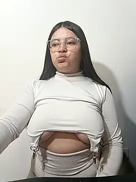 Snapshot of sofia_athome chatting on 3, 11, 2025 sofia athome online show from 3, 11, 2025