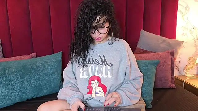 CHIARAJJONES online show from 20, 5, 2026