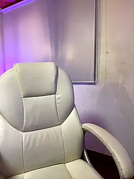 Ninfa pink online show from 3, 11, 2025