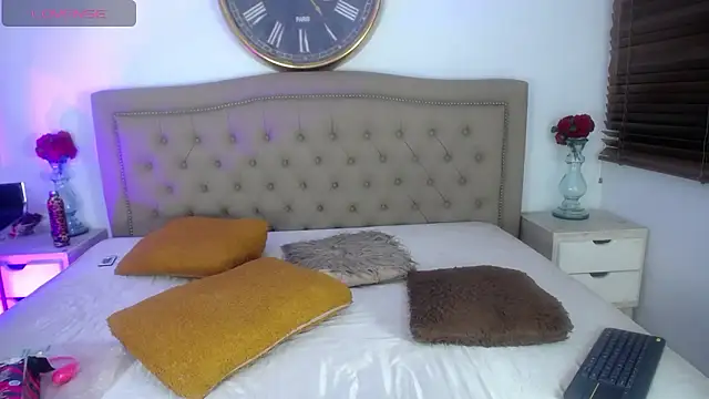 Adara Ferrara online show from 2, 2, 2026