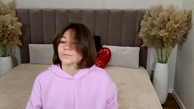 EdenSolis online show from 28, 10, 2025