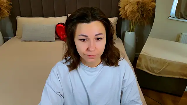 EdenSolis online show from 6, 4, 2026