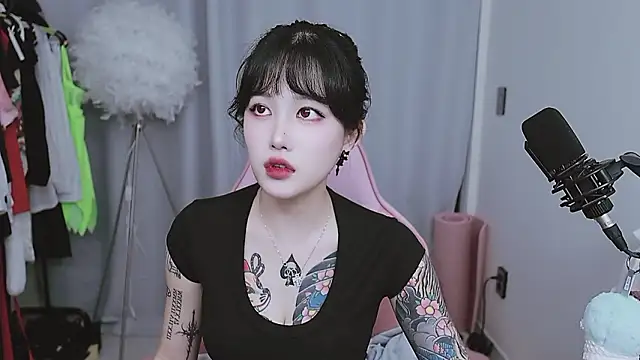 Snapshot of MISA_02 chatting on 1, 5, 2026 MISA 02 online show from 1, 5, 2026