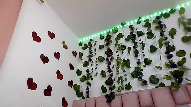 Snapshot of abby_moss_2 chatting on 19, 4, 2026 abby moss 2 online show from 19, 4, 2026