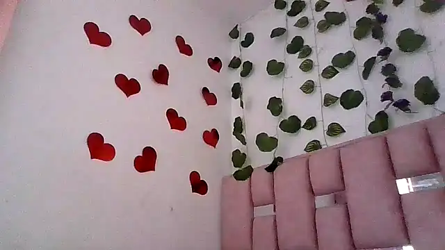 Snapshot of abby_moss_2 chatting on 1, 6, 2026 abby moss 2 online show from 1, 6, 2026