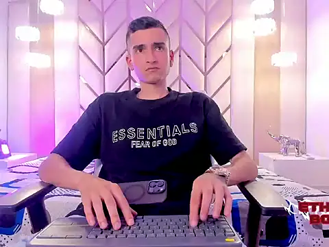 Snapshot of Ethan_Boy_ chatting on 7, 2, 2026 Ethan Boy online show from 7, 2, 2026