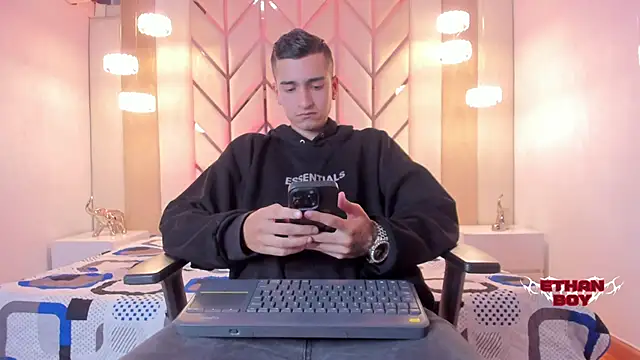 Snapshot of Ethan_Boy_ chatting on 19, 2, 2026 Ethan Boy online show from 19, 2, 2026