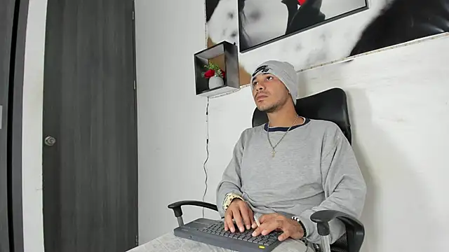 Snapshot of jhapsson_wong chatting on 12, 10, 2025 jhapsson wong online show from 12, 10, 2025