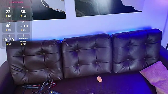 Nia Blum online show from 4, 12, 2025