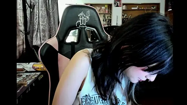 Maki Zein  online show from 4, 3, 2026