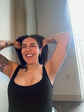 Lolathebaddie online show from 20, 5, 2026