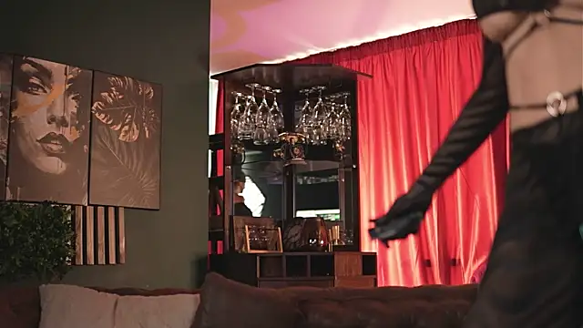 Snapshot of LuxenNoir chatting on 17, 6, 2026 LuxenNoir online show from 17, 6, 2026