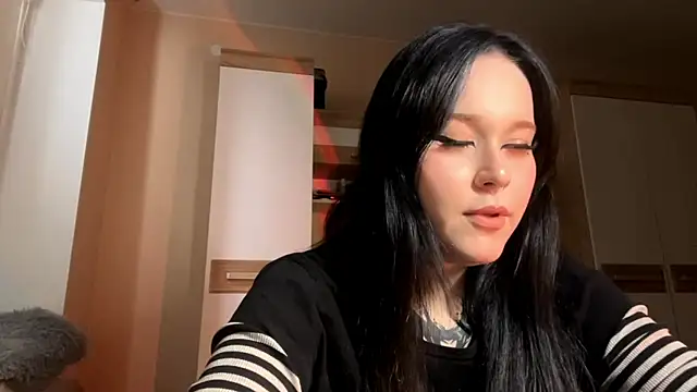 KristenGoodmon online show from 16, 10, 2025