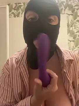 Snapshot of cochonnesoumise12 chatting on 28, 10, 2025 cochonnesoumise12 online show from 28, 10, 2025