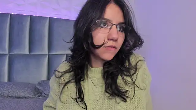 HollyPeach online show from 21, 12, 2025