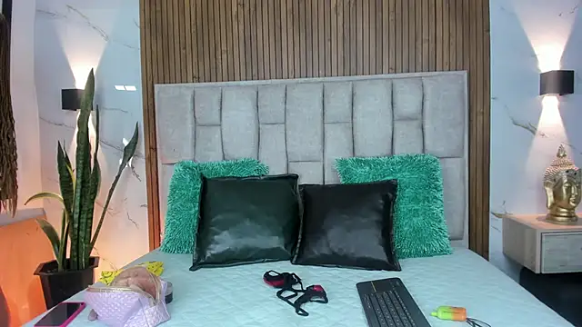 Sassha ferrer online show from 11, 1, 2026