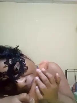 Expose Queen online show from 27, 11, 2025