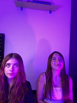 Snapshot of Leah_moon1 chatting on 18, 12, 2025 Leah moon1 online show from 18, 12, 2025